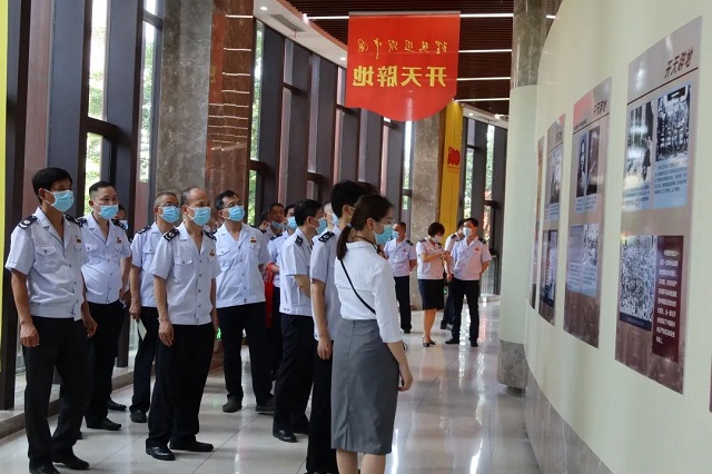 做新三个红色展览1.jpg