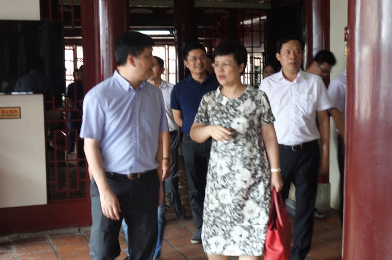 市长来我馆检查工作(图1)