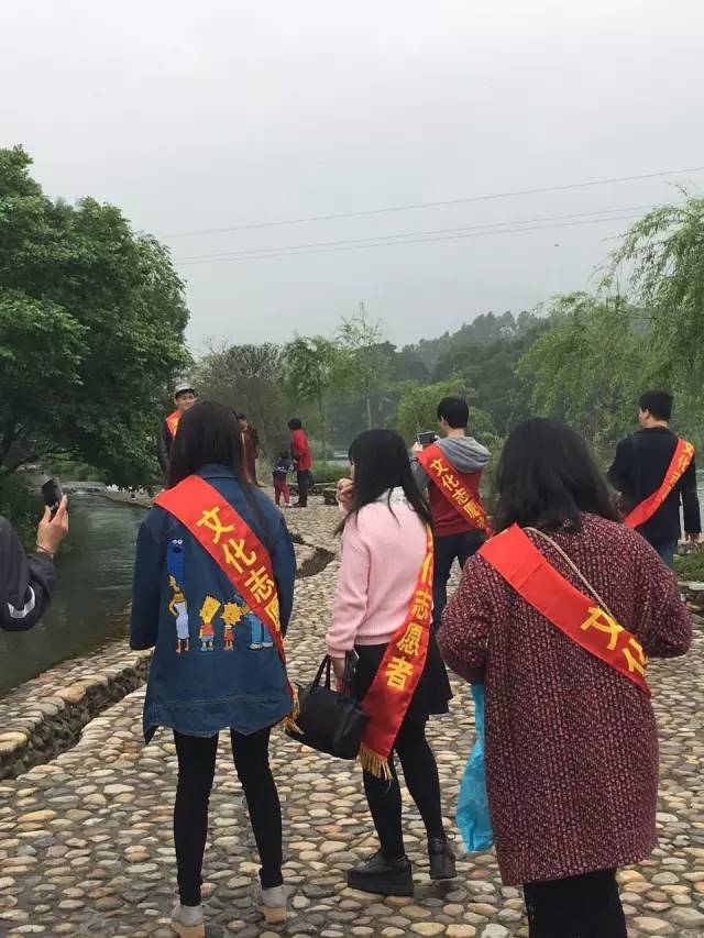 莆田市博物馆环保志愿者活动——江口大东村捡垃圾(图2)